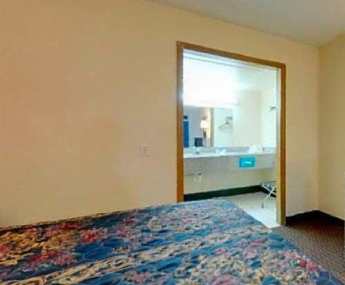 Americas Best Value Inn Weatherford, OK image 21